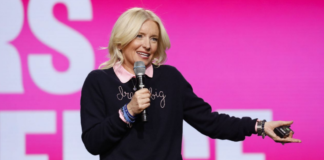 Ещё один топ-менеджер покинул Facebook