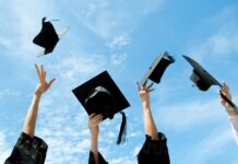 Белорусский университет впервые выпустил специалистов по рекламе