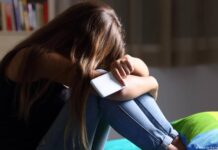 Молодых казахстанцев решили защитить от кибербуллинга и азартных игр