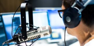 1 октября объявлен официальным Днем работников радио