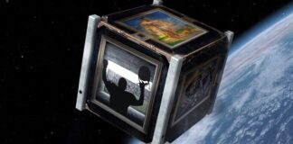 SpaceX запустит рекламный спутник в космос