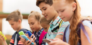 Дети все больше времени проводят за гаджетами