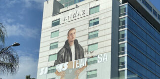 У Джастина Бибера появились женские ноги