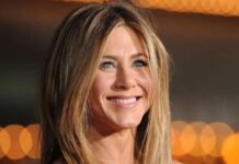 Дженнифер Энистон запустила свой косметический бренд