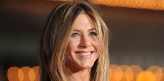 Дженнифер Энистон запустила свой косметический бренд