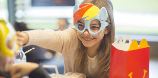 К 2025 году McDonald’s сделает игрушки Happy Meal более экологичными