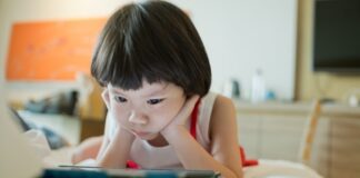 Китайская версия TikTok запустила детский режим