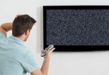 В Казахстане отключат телевидение и радио