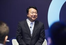 Гендир Dentsu Group уходит в отставку