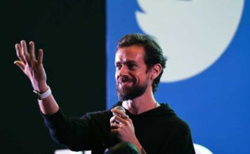 Основатель Twitter покинул компанию