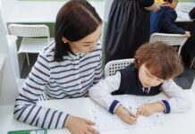 12 тысяч казахстанских учителей пройдут курс цифрового инклюзивного образования