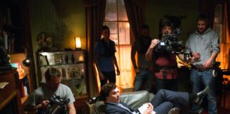 В 2021 году стриминговые сервисы и телеканалы выпустили свыше 500 сериалов