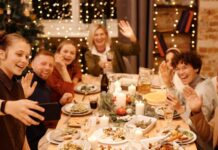 Доходы сотовых операторов за 2021 год превысят триллион тенге