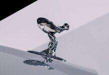 Rolls-Royce обновил фирменную статуэтку на капоте