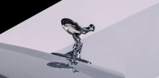 Rolls-Royce обновил фирменную статуэтку на капоте