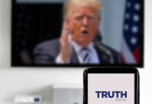 Соцсеть Трампа готовится к запуску в App Store