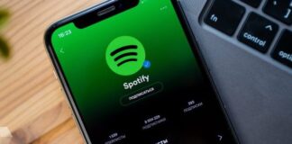 Apple и Spotify открыли офисы в России
