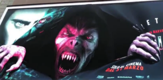 Вампир разорвал рекламный щит в Милане и напугал зрителей