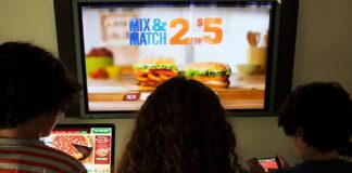 Российское ТВ рекордно теряет рекламу в апреле