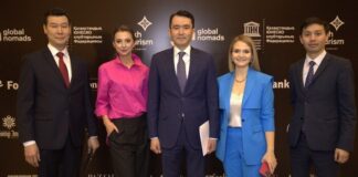 В Казахстане впервые показали виртуальную коллекцию одежды