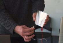 В Америке создали динамик толщиной в лист бумаги