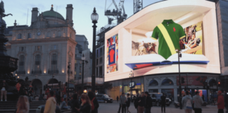 Ralph Lauren празднует 50-летие легендарных поло креативной 3D-инсталляцией