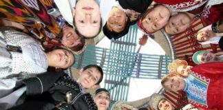 Сколько людей разных национальностей живет в Казахстане