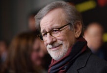 Стивен Спилберг снял клип на IPhone