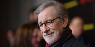 Стивен Спилберг снял клип на IPhone