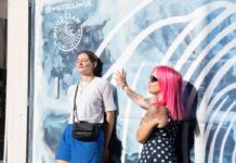 В Лондоне установили необычную рекламу с охлаждающим эффектом