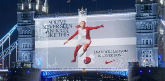 Nike разместил цифровые проекции на зданиях в поддержку женского футбола