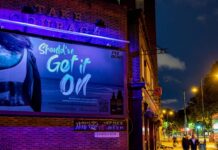 В Лондоне установили инновационной билборд, показывающий опасность солнечного загара