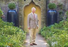 Принц Чарльз создал парфюм с ароматом собственных садов