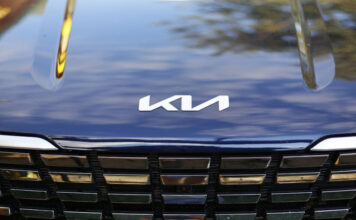 Новый логотип KIA назвали дизайнерским преступлением