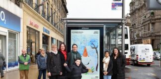 Школьные рисунки украсили автобусные остановки в Шотландии