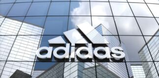 Adidas покажет свою первую цифровую коллекцию на Metaverse Fashion Week