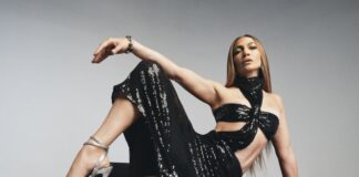 Дженнифер Лопес представила лимитированную коллекцию обуви для REVOLVE