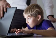 В некоторых штатах США детям до 18 лет запретили пользоваться соцсетями