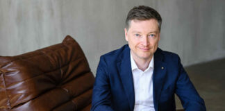 Александр Старостин: специалисты по рекламе будут обучаться, как ставить задачи и получать максимум от взаимодействия с ИИ