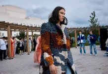 В Алматы представили необычную выставку арт-инсталляций, созданных из вторсырья