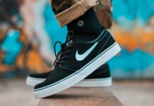 В Узбекистане стали выпускать кроссовки Nike