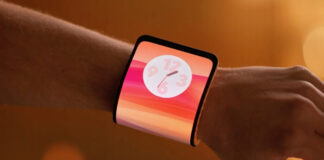 Motorola показала концепт гнущегося смартфона, который можно надеть на руку