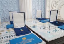 Молодым писателям и поэтам Казахстана вручили президентскую литературную премию