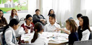 «Фуд-лаборатория» Nestlé обучает казахстанских школьников основам правильного питания