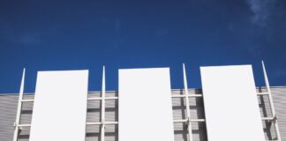 В Ташкенте сокращается количество рекламных конструкций