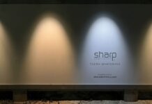 Агентство в Майами использовало свет для рекламы стоматологии