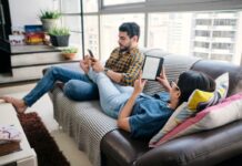 У молодежи появился тренд быть NEET: они отказываются получать образование и работать