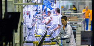 Заводы Xiaomi и TCL могут переехать из РФ в Казахстан