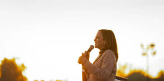 Камала Харрис заявила о самой дорогой рекламной кампании политика в истории США