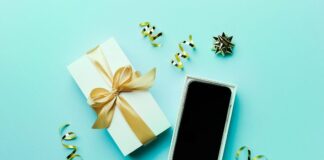 Каждый третий казахстанский ребёнок делает покупки в интернете сам